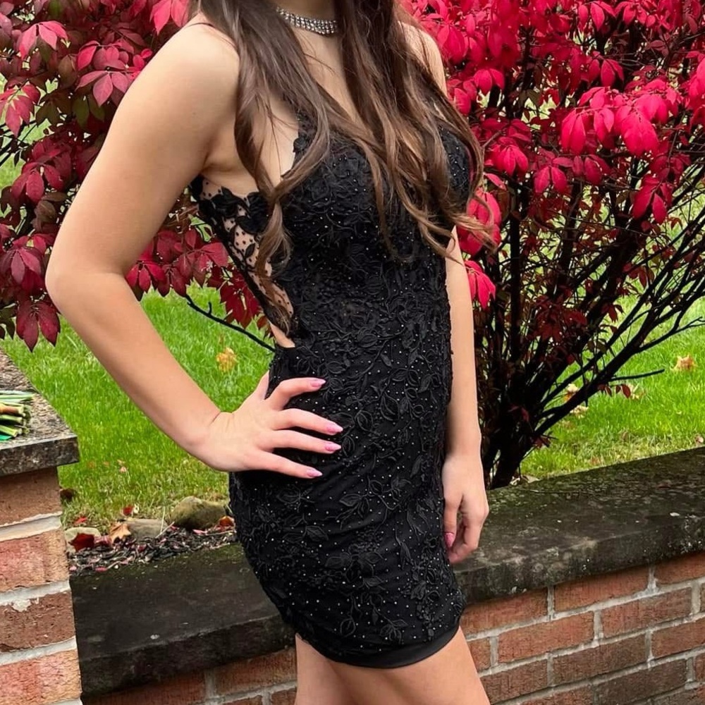 Black floral sparkly hoco dress size 00